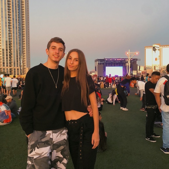 Meet your Posher, Ivy - Picture 2 of 6